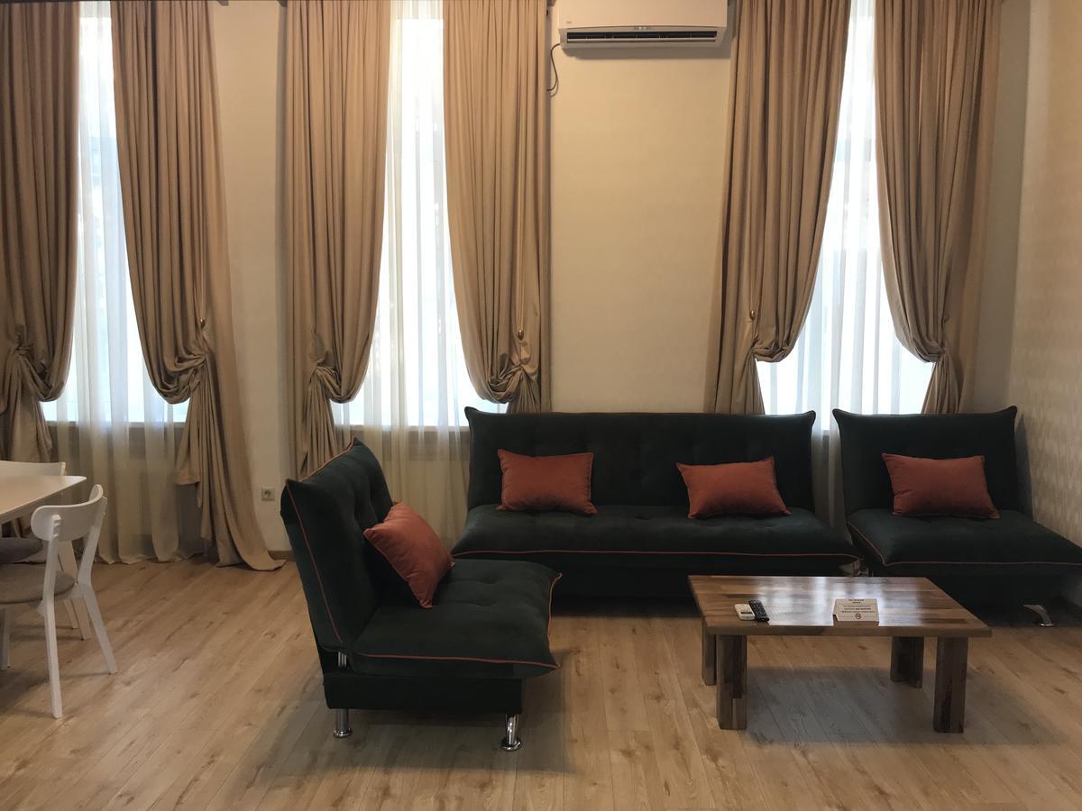 Full Comfort Apartment On Aghmashenebeli Tbiliszi Szoba fotó